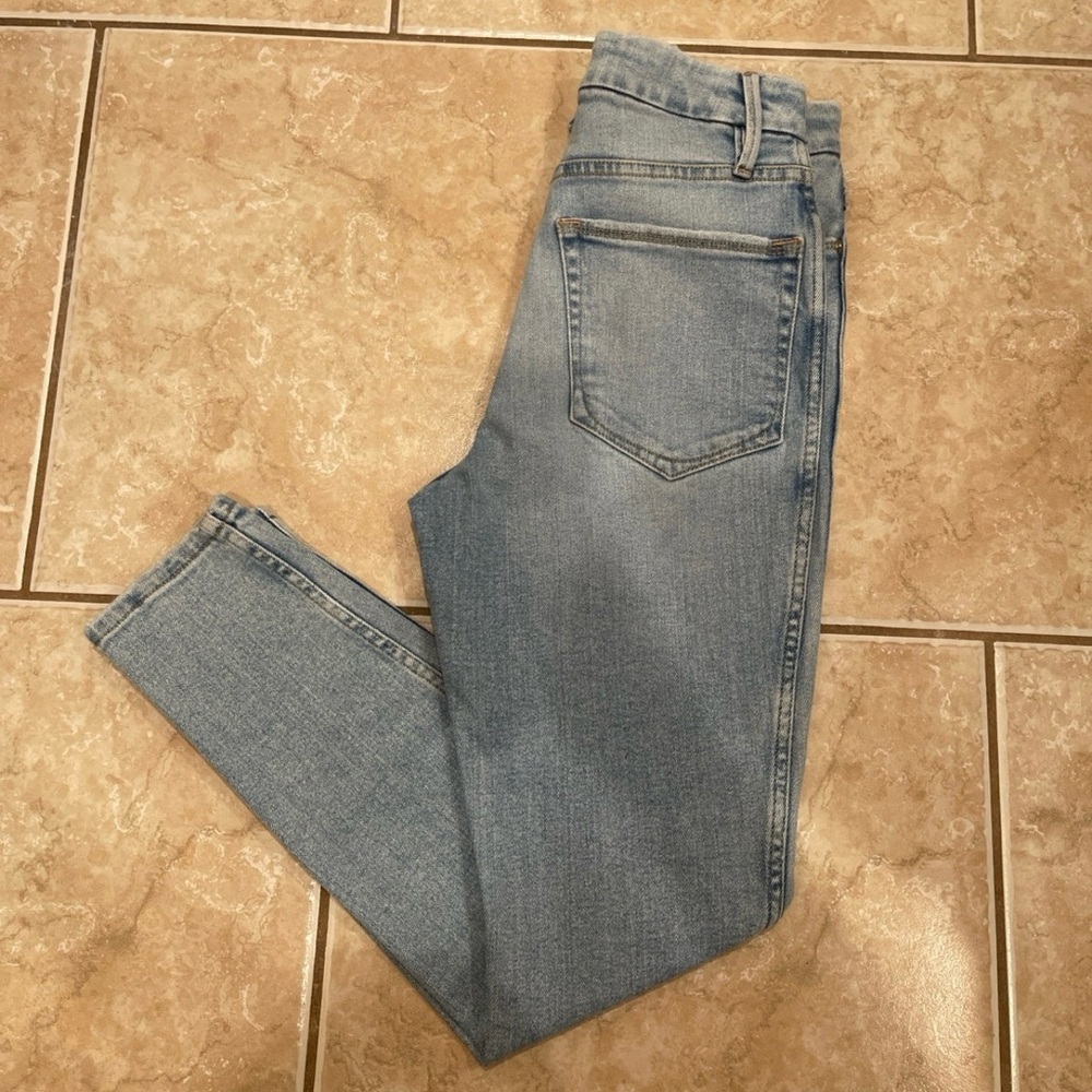 Good American Light Blue Skinny Jeans